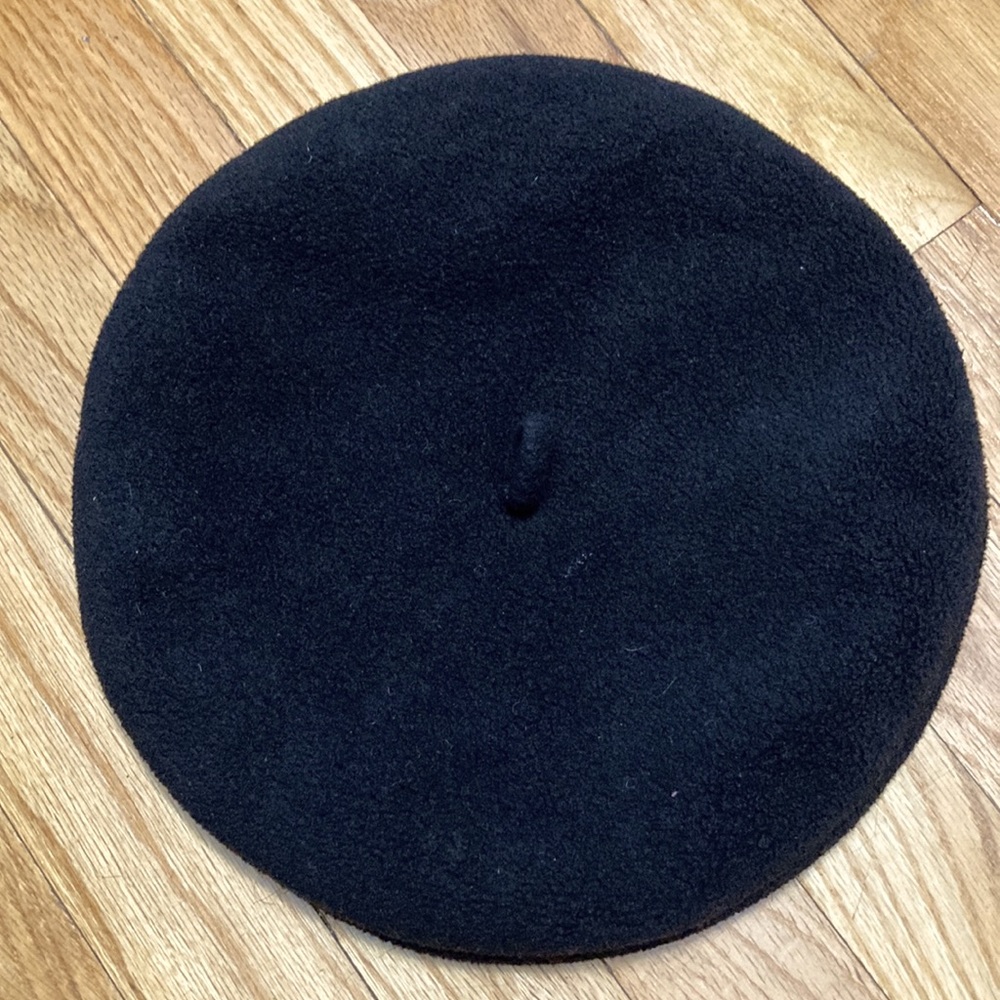 Black tam